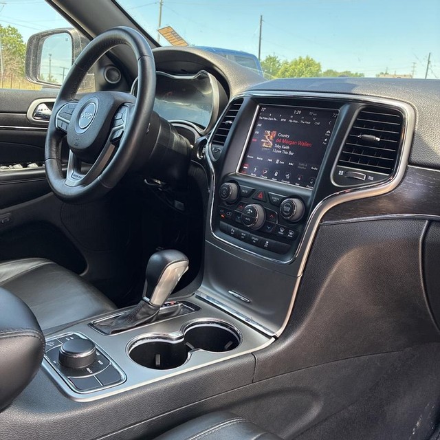 Jeep Grand Cherokee Vehicle Full-screen Gallery Image 14