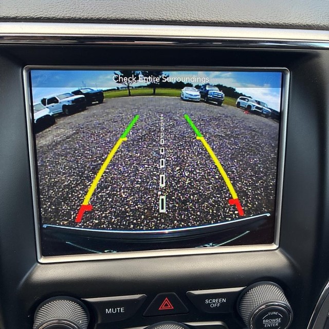 Jeep Grand Cherokee Vehicle Full-screen Gallery Image 18