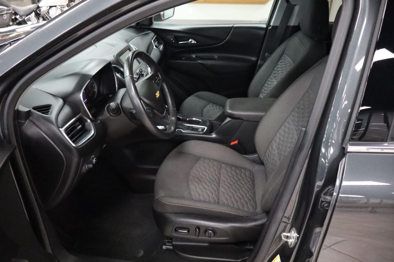 Chevrolet Equinox Vehicle Full-screen Gallery Image 09