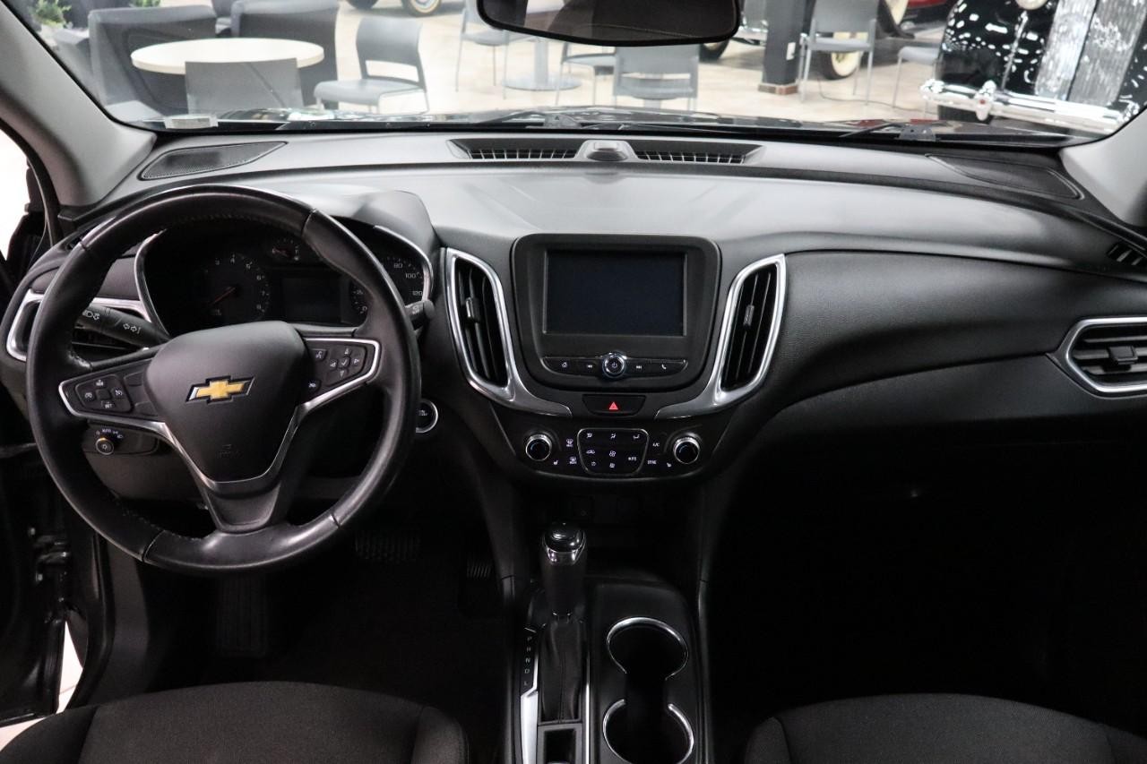 Chevrolet Equinox Vehicle Full-screen Gallery Image 12
