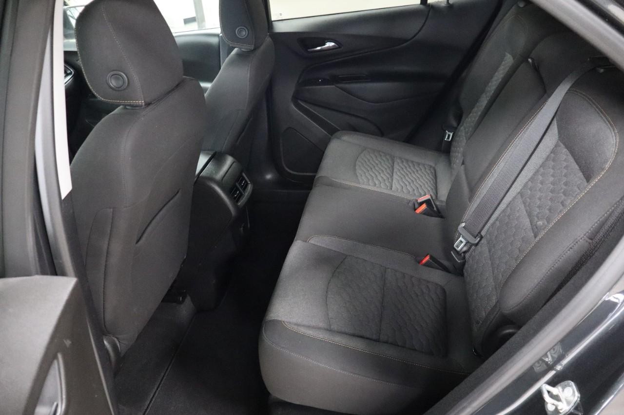Chevrolet Equinox Vehicle Full-screen Gallery Image 17