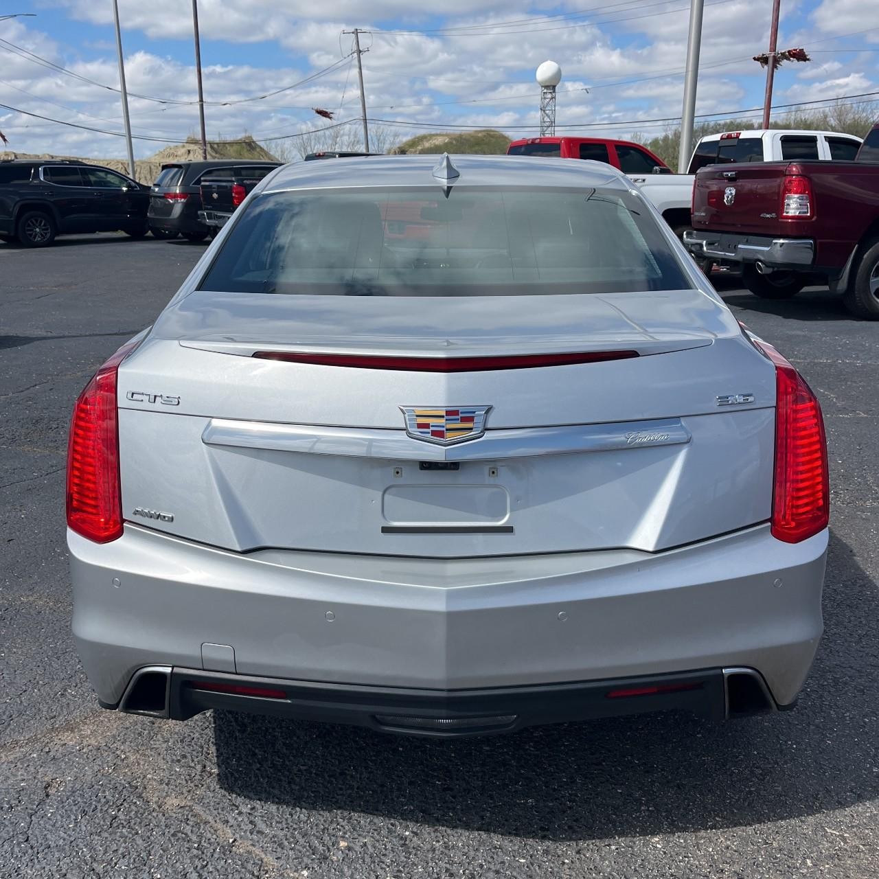 Cadillac CTS Sedan Vehicle Full-screen Gallery Image 4