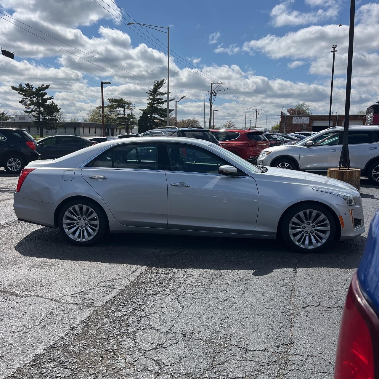 Cadillac CTS Sedan Vehicle Full-screen Gallery Image 6