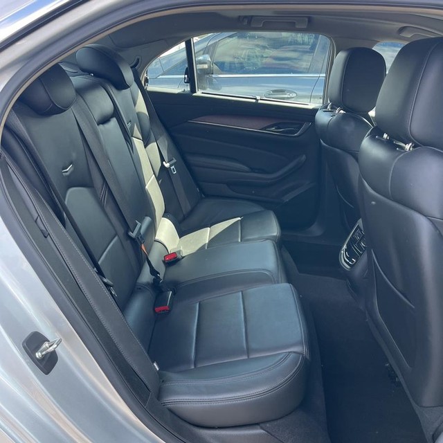 Cadillac CTS Sedan Vehicle Full-screen Gallery Image 14