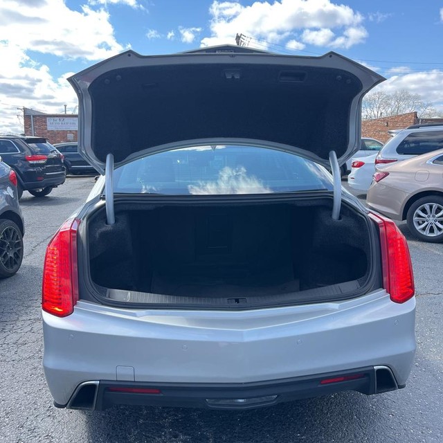 Cadillac CTS Sedan Vehicle Full-screen Gallery Image 22