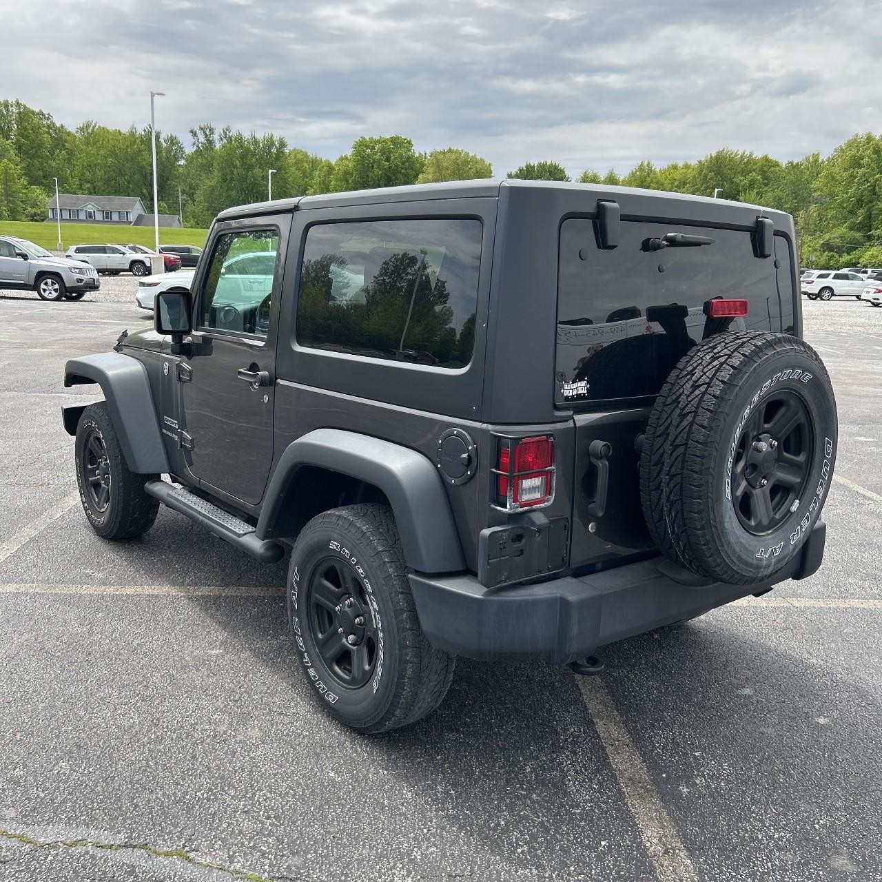 Jeep Wrangler JK Vehicle Full-screen Gallery Image 4