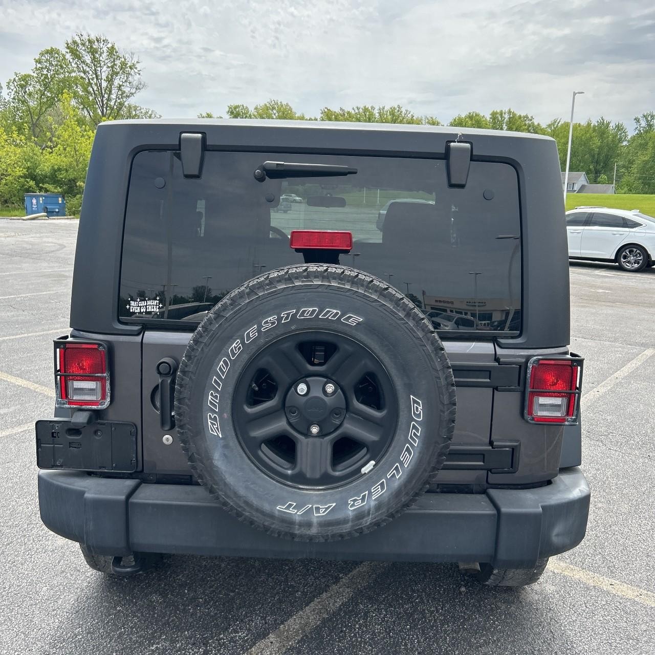 Jeep Wrangler JK Vehicle Full-screen Gallery Image 5