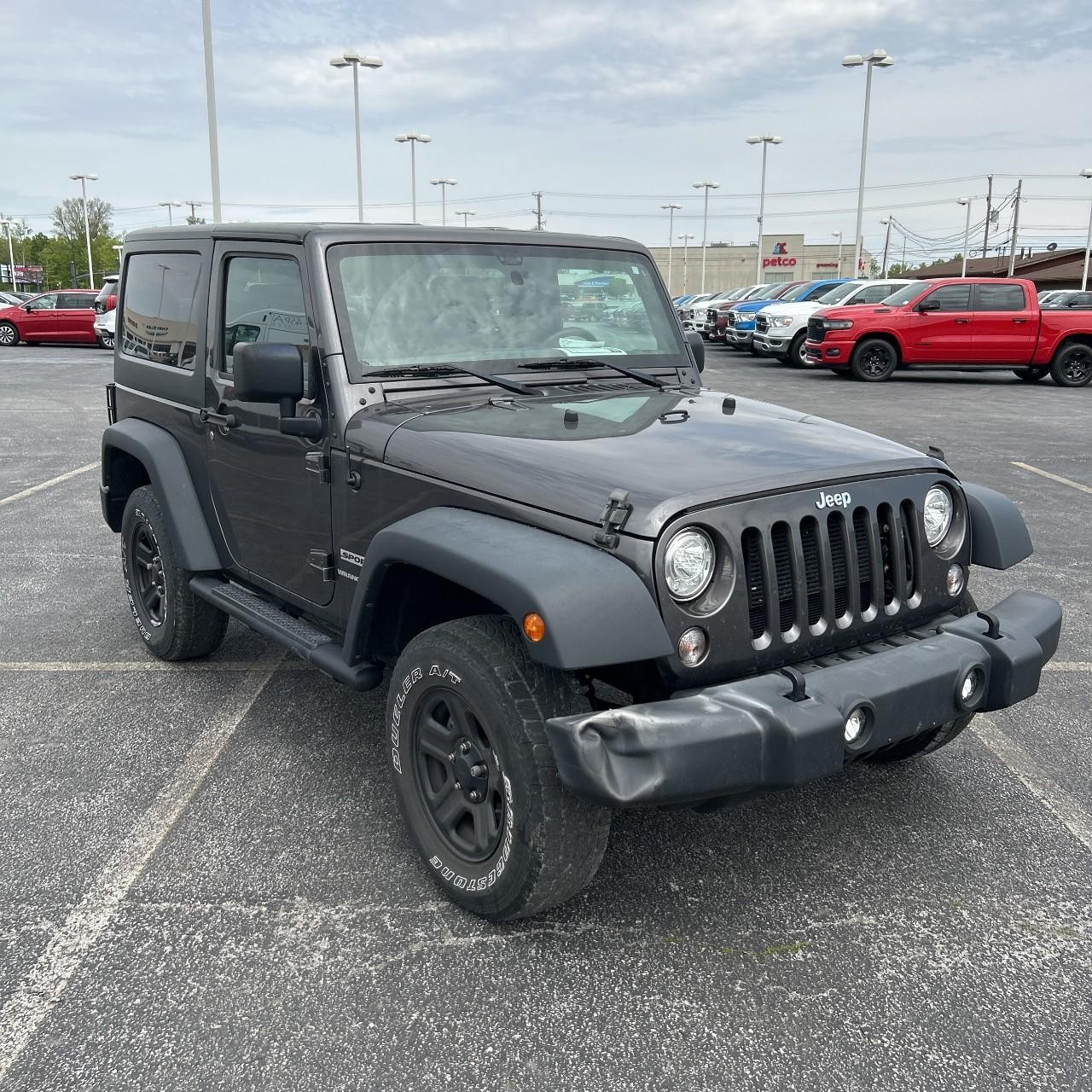 Jeep Wrangler JK Vehicle Full-screen Gallery Image 8