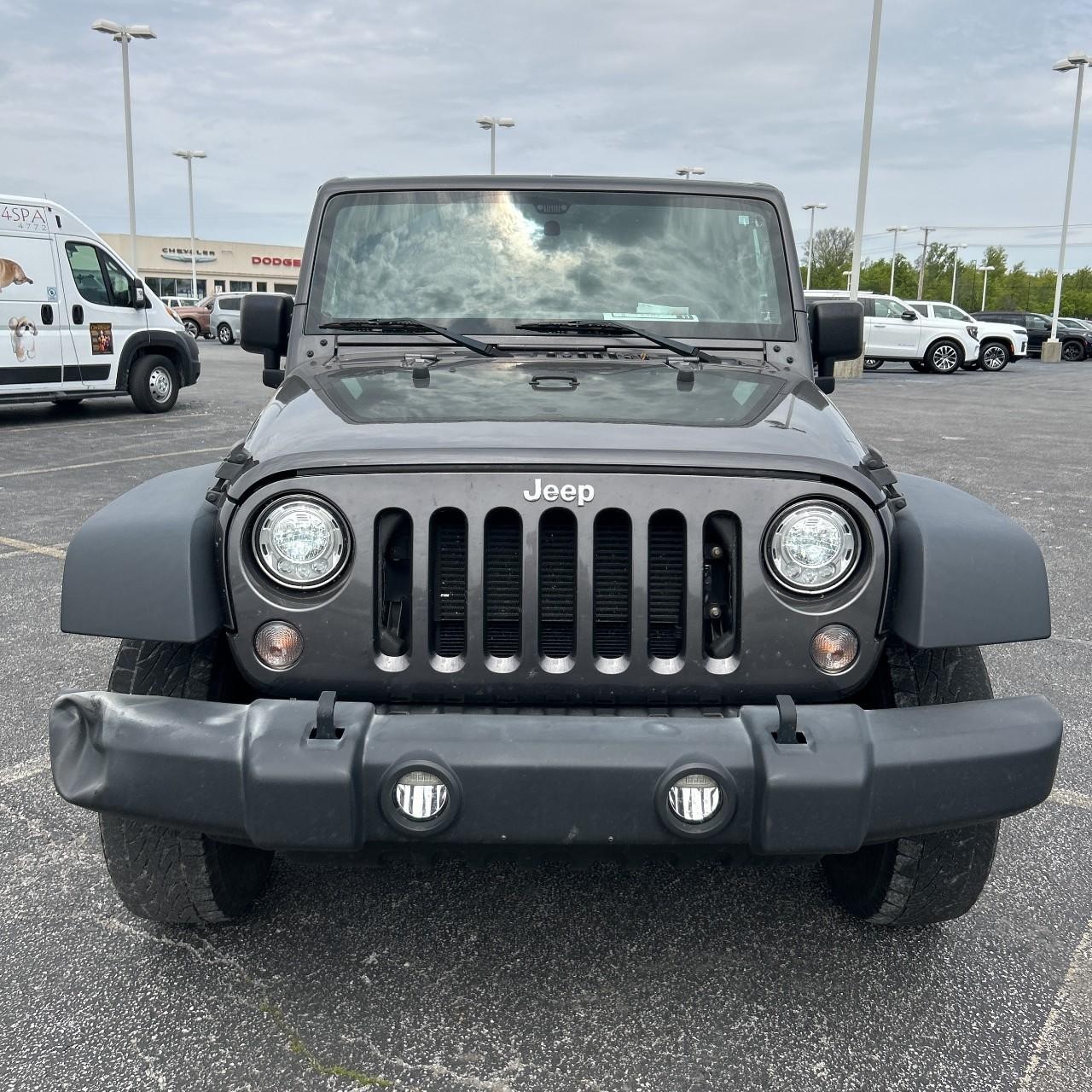 Jeep Wrangler JK Vehicle Full-screen Gallery Image 9