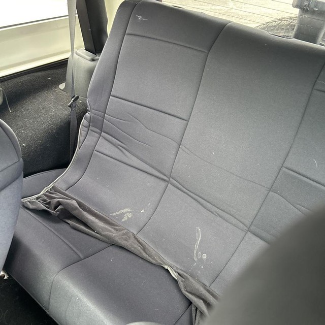 Jeep Wrangler JK Vehicle Full-screen Gallery Image 12