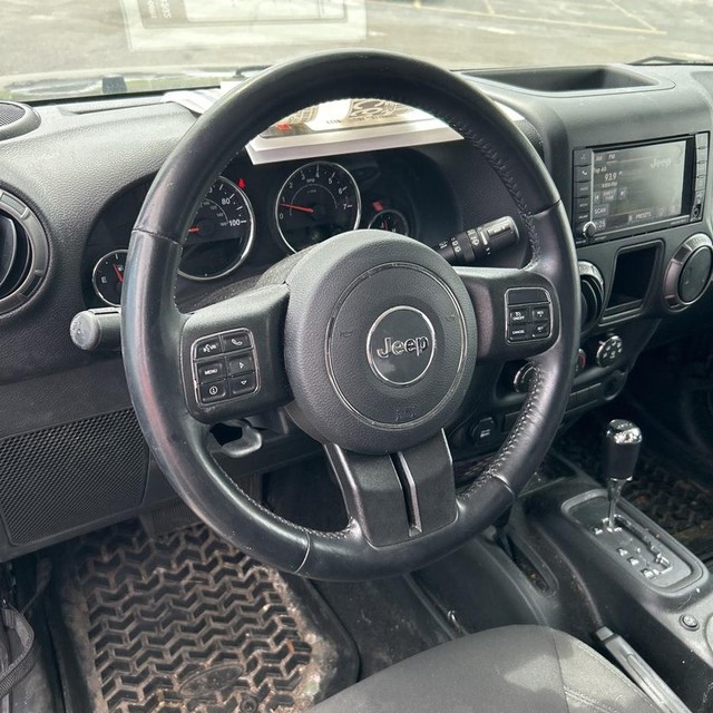 Jeep Wrangler JK Vehicle Full-screen Gallery Image 14
