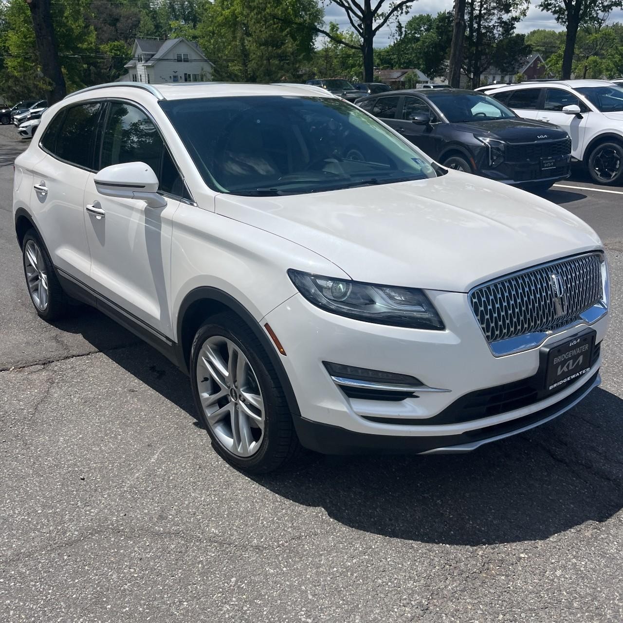 Lincoln MKC Vehicle Full-screen Gallery Image 8