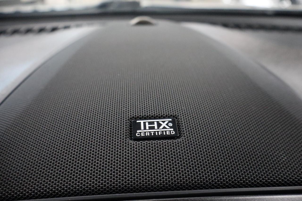 Lincoln MKC Vehicle Full-screen Gallery Image 19