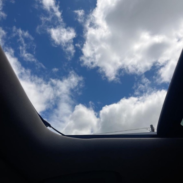 Lincoln MKC Vehicle Full-screen Gallery Image 15