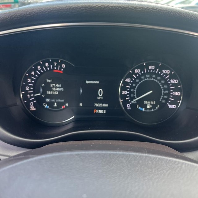 Lincoln MKC Vehicle Full-screen Gallery Image 20