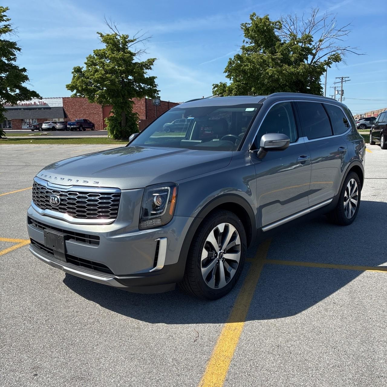 Kia Telluride Vehicle Full-screen Gallery Image 2