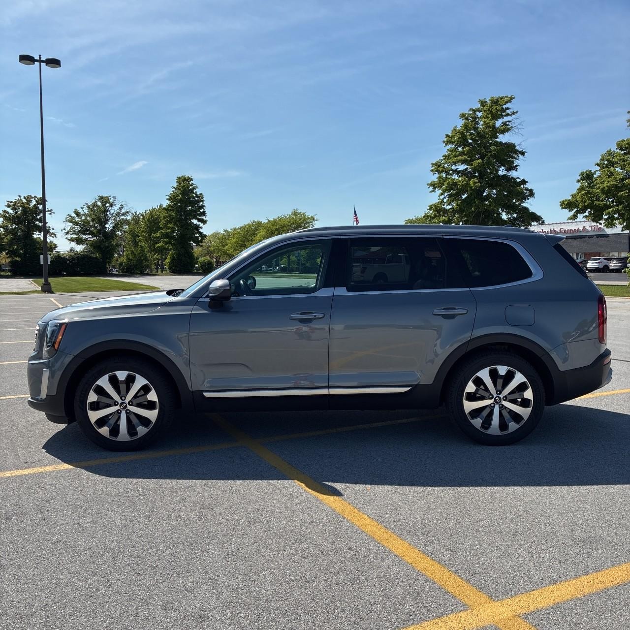 Kia Telluride Vehicle Full-screen Gallery Image 3