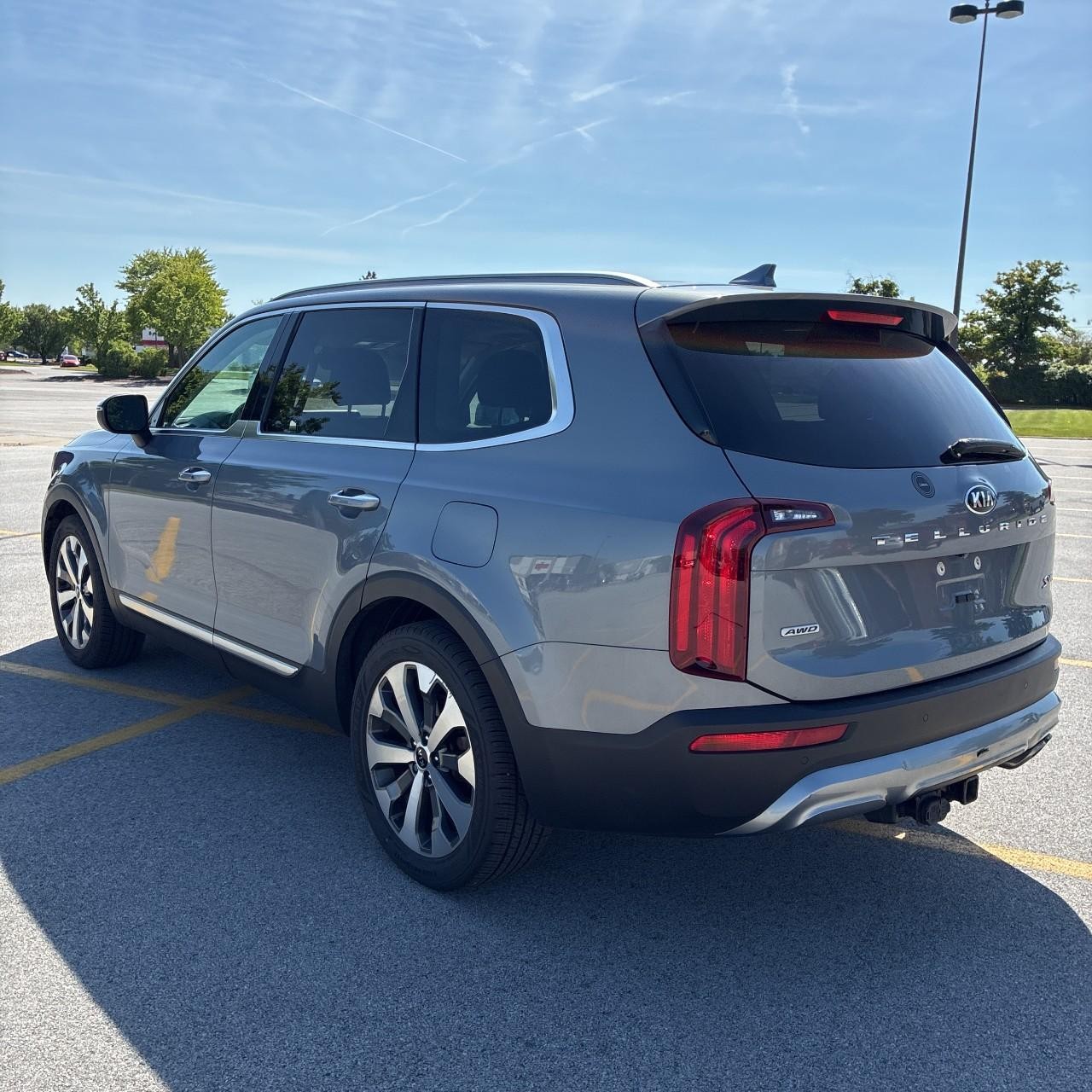 Kia Telluride Vehicle Full-screen Gallery Image 4