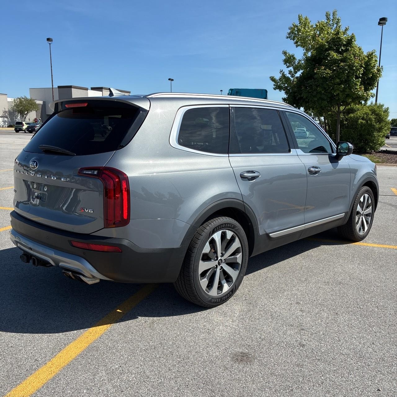 Kia Telluride Vehicle Full-screen Gallery Image 6
