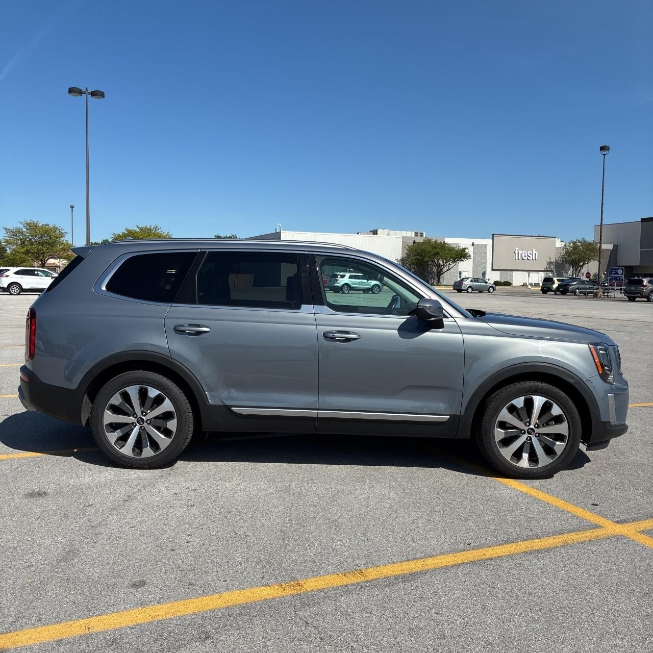 Kia Telluride Vehicle Full-screen Gallery Image 7