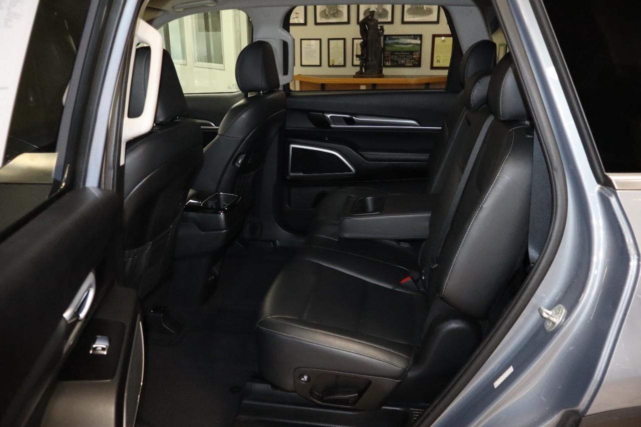 Kia Telluride Vehicle Full-screen Gallery Image 28