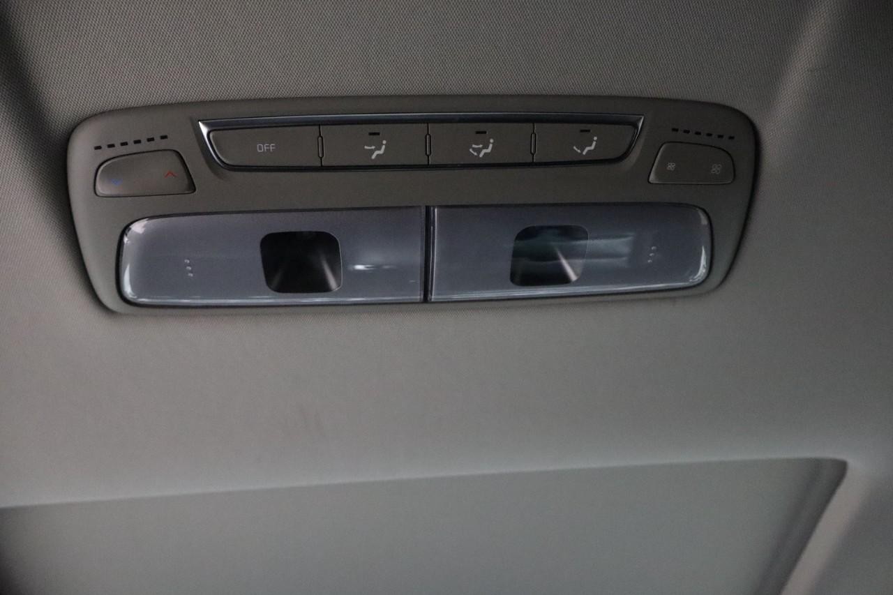 Kia Telluride Vehicle Full-screen Gallery Image 30