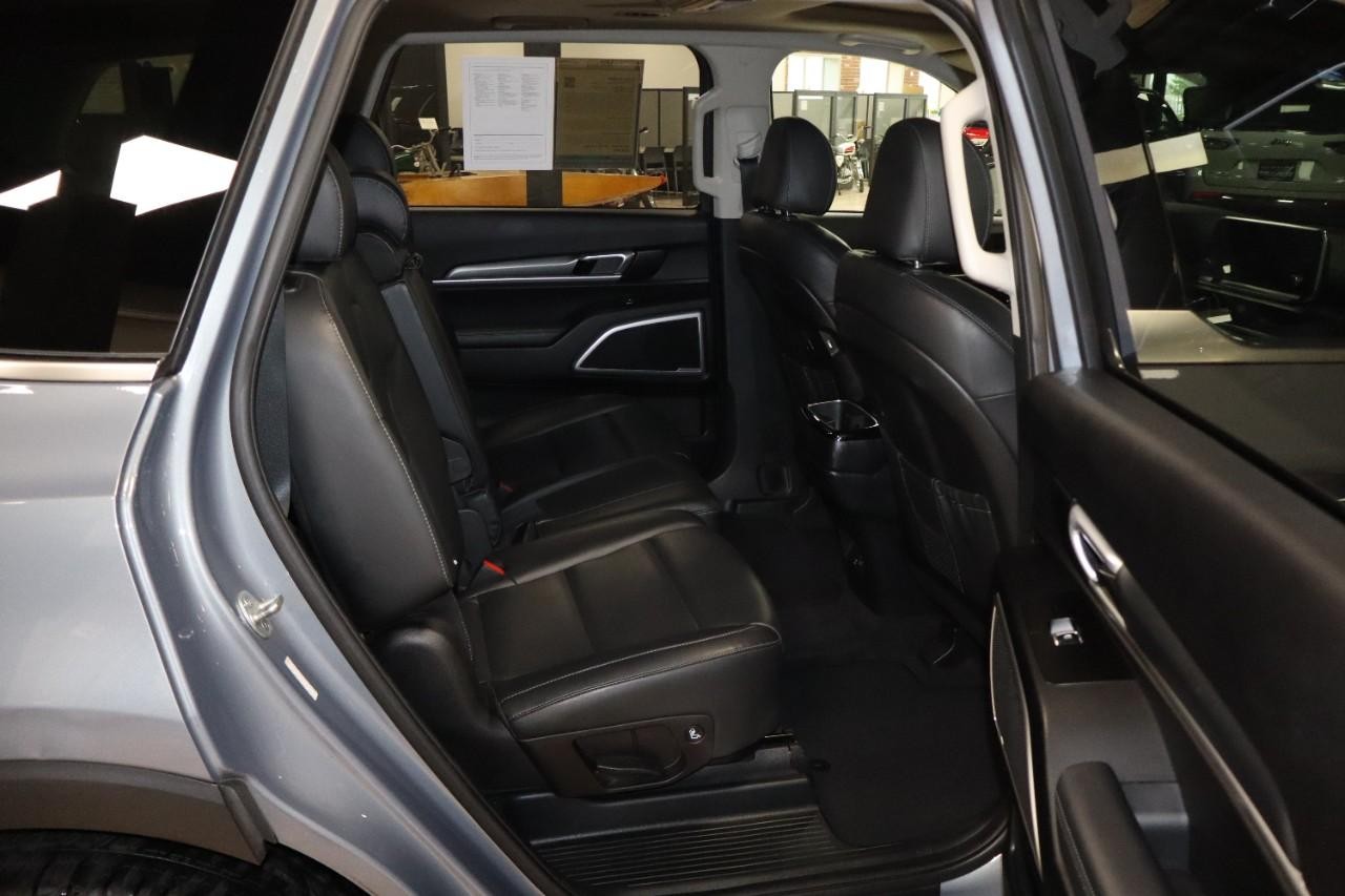 Kia Telluride Vehicle Full-screen Gallery Image 37