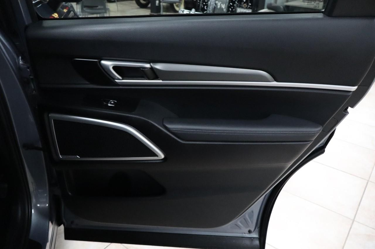 Kia Telluride Vehicle Full-screen Gallery Image 38