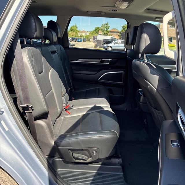Kia Telluride Vehicle Full-screen Gallery Image 14