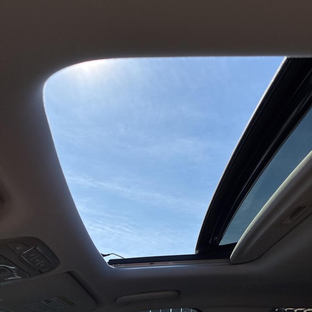 Kia Telluride Vehicle Full-screen Gallery Image 15