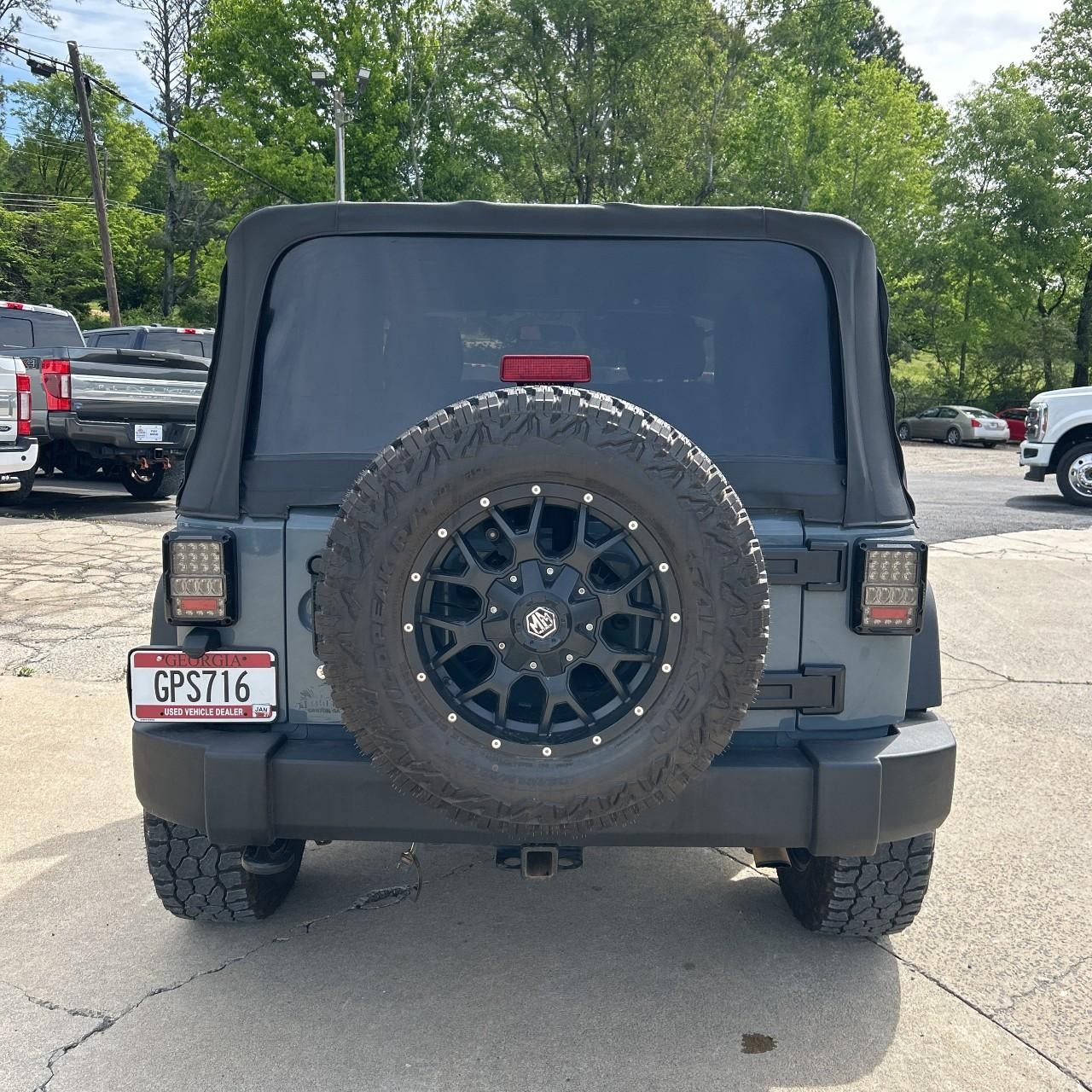 Jeep Wrangler Vehicle Full-screen Gallery Image 4