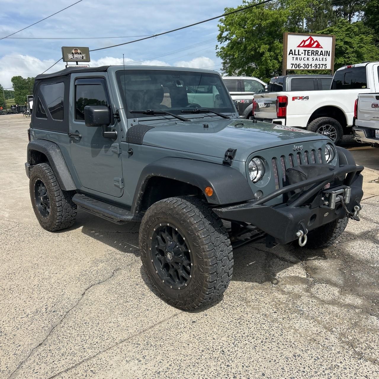 Jeep Wrangler Vehicle Full-screen Gallery Image 7