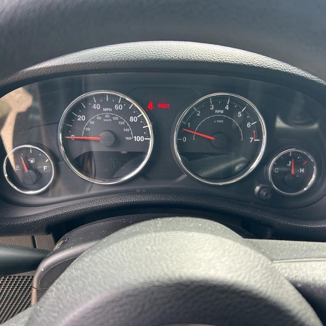 Jeep Wrangler Vehicle Full-screen Gallery Image 16