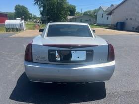 Cadillac XLR Vehicle Full-screen Gallery Image 6
