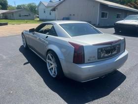 Cadillac XLR Vehicle Full-screen Gallery Image 7