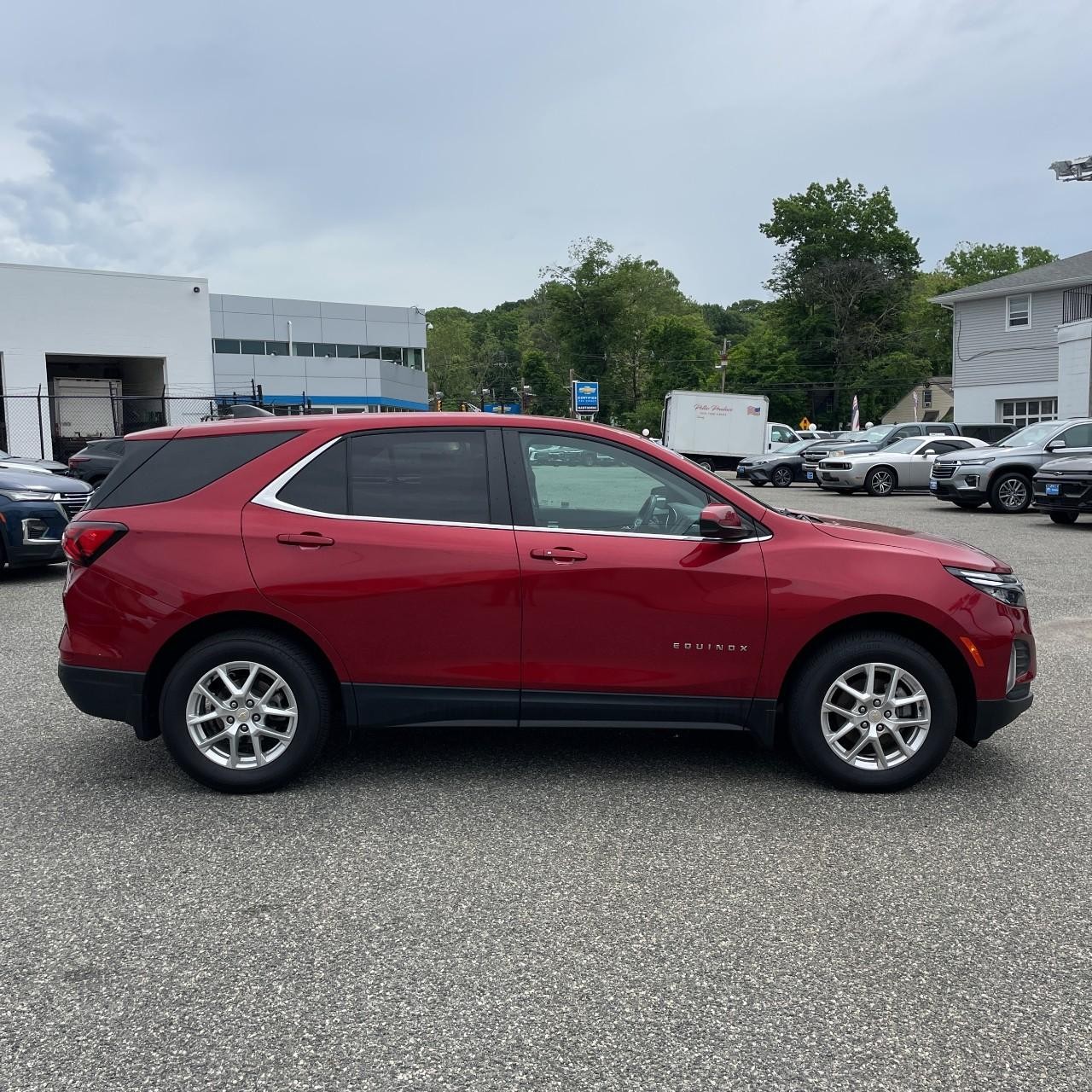 Chevrolet Equinox Vehicle Full-screen Gallery Image 5