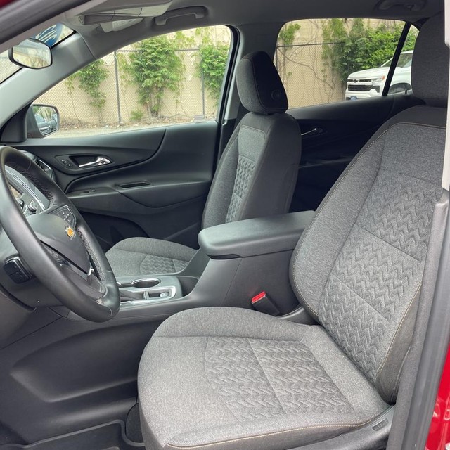 Chevrolet Equinox Vehicle Full-screen Gallery Image 8