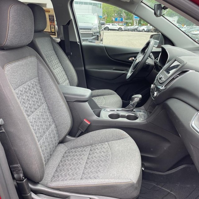 Chevrolet Equinox Vehicle Full-screen Gallery Image 9
