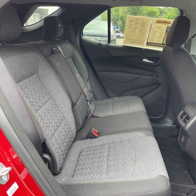 Chevrolet Equinox Vehicle Full-screen Gallery Image 11