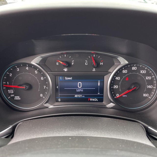 Chevrolet Equinox Vehicle Full-screen Gallery Image 15