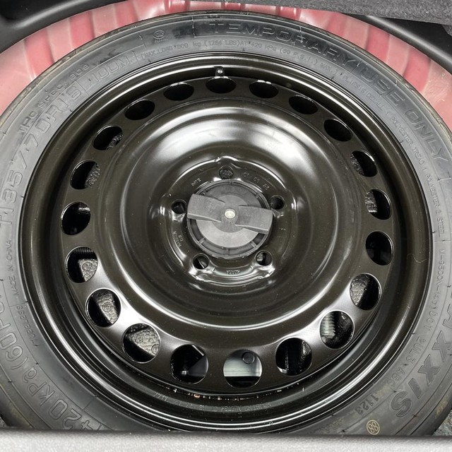 Chevrolet Equinox Vehicle Full-screen Gallery Image 17