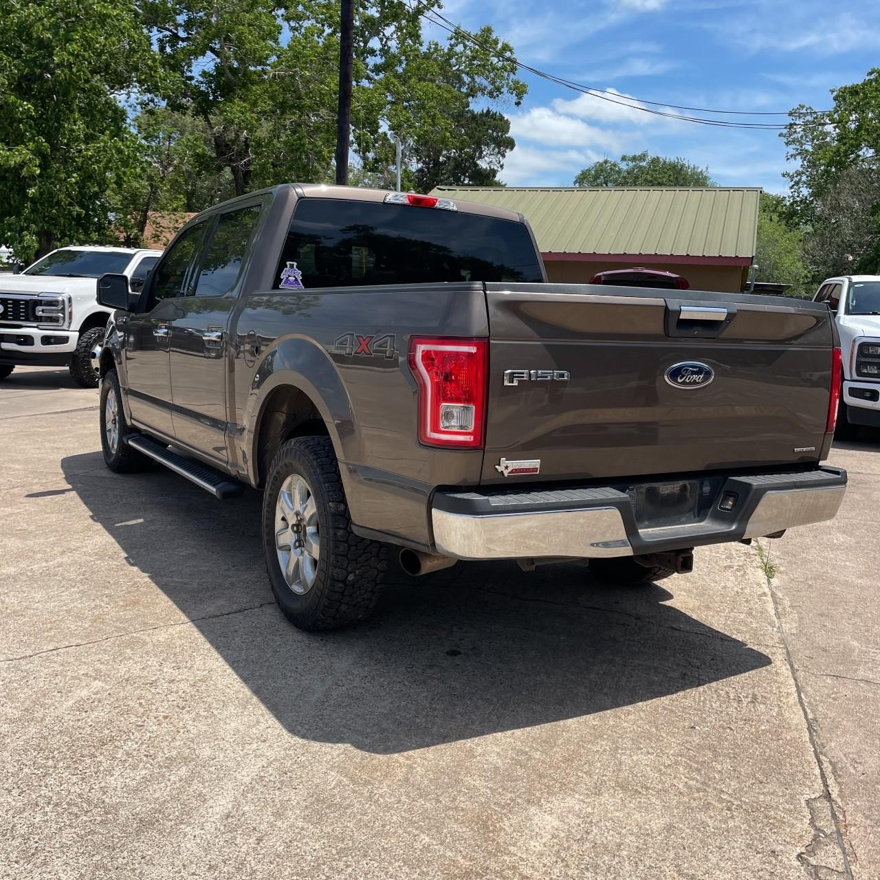 Ford F-150 Vehicle Full-screen Gallery Image 3