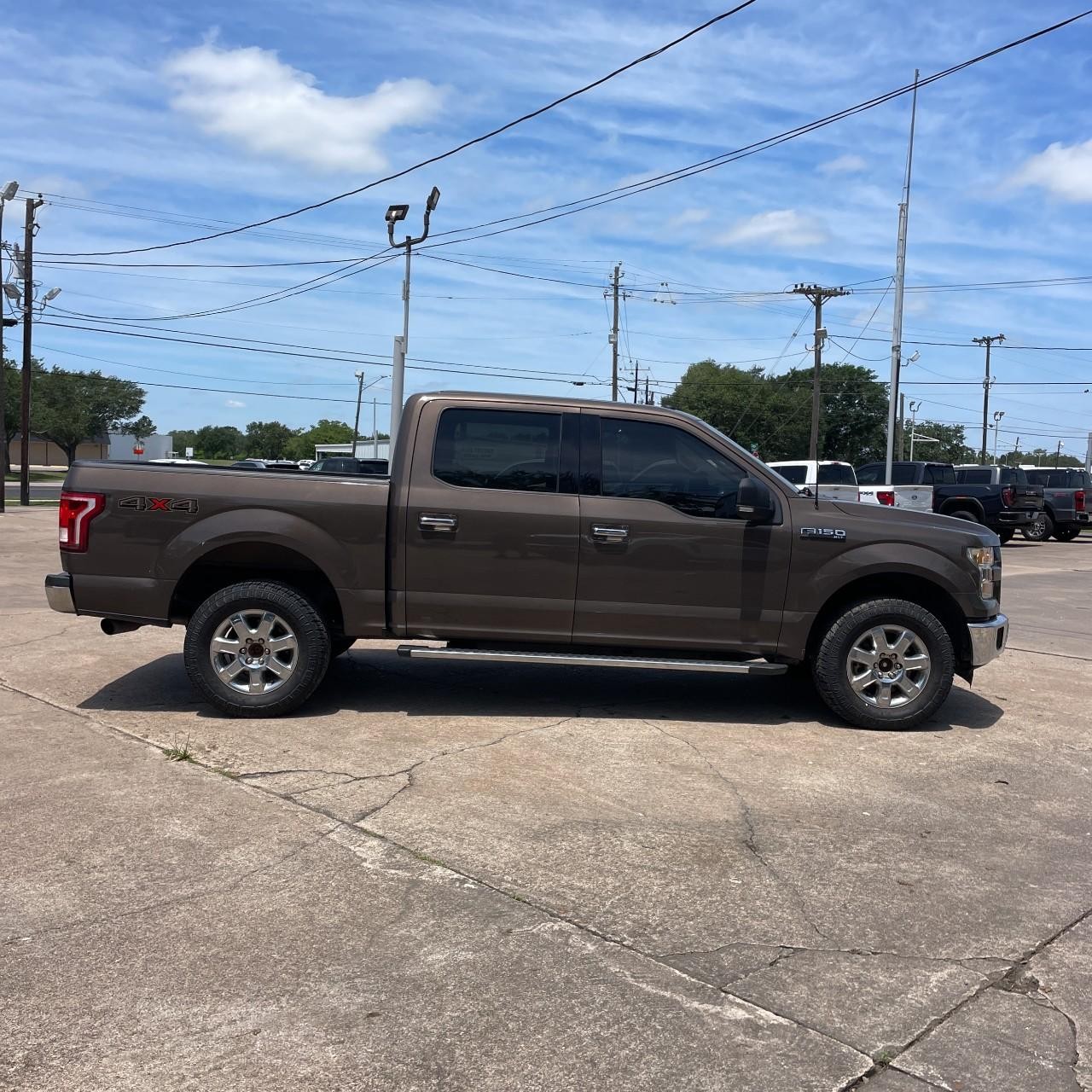 Ford F-150 Vehicle Full-screen Gallery Image 6