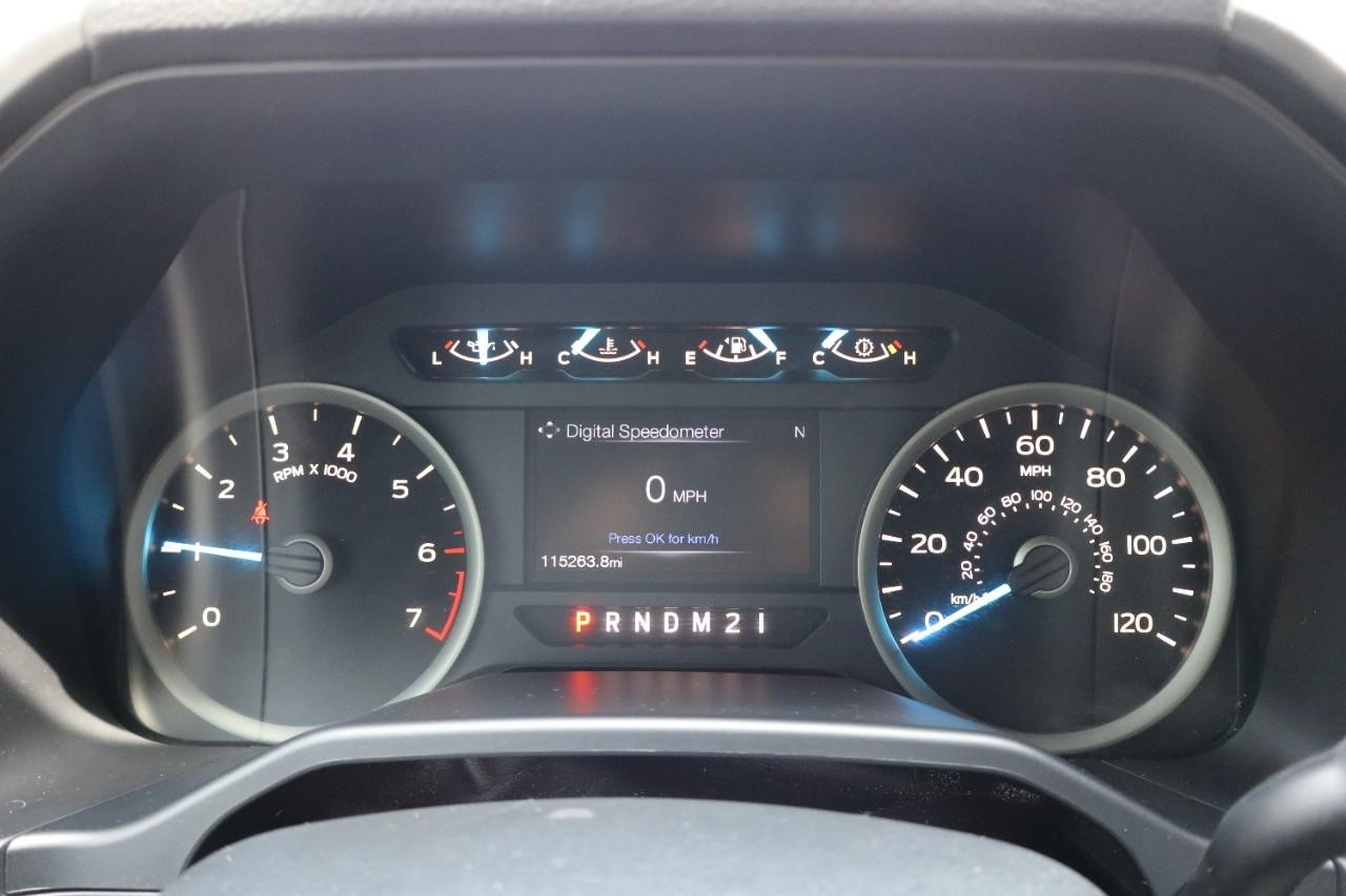 Ford F-150 Vehicle Full-screen Gallery Image 17