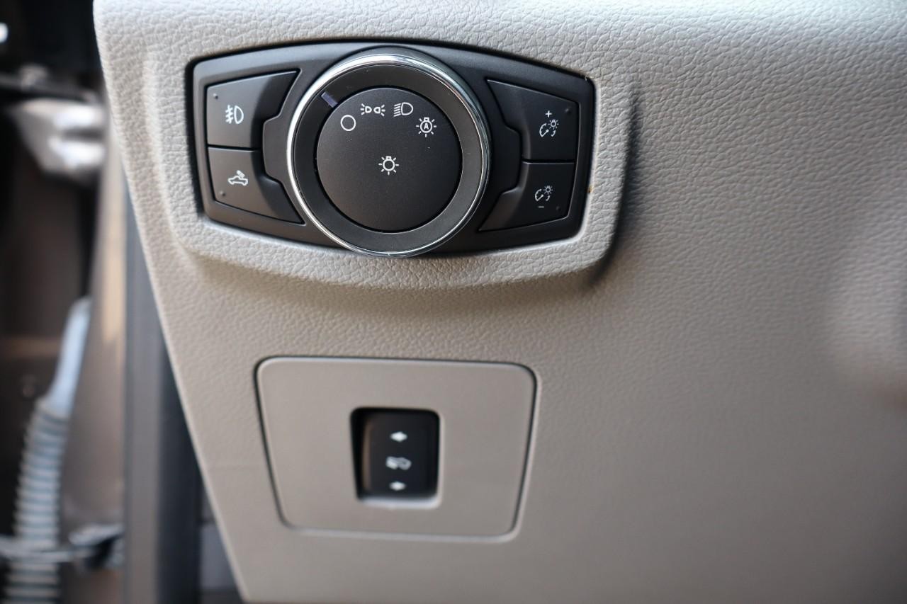 Ford F-150 Vehicle Full-screen Gallery Image 20
