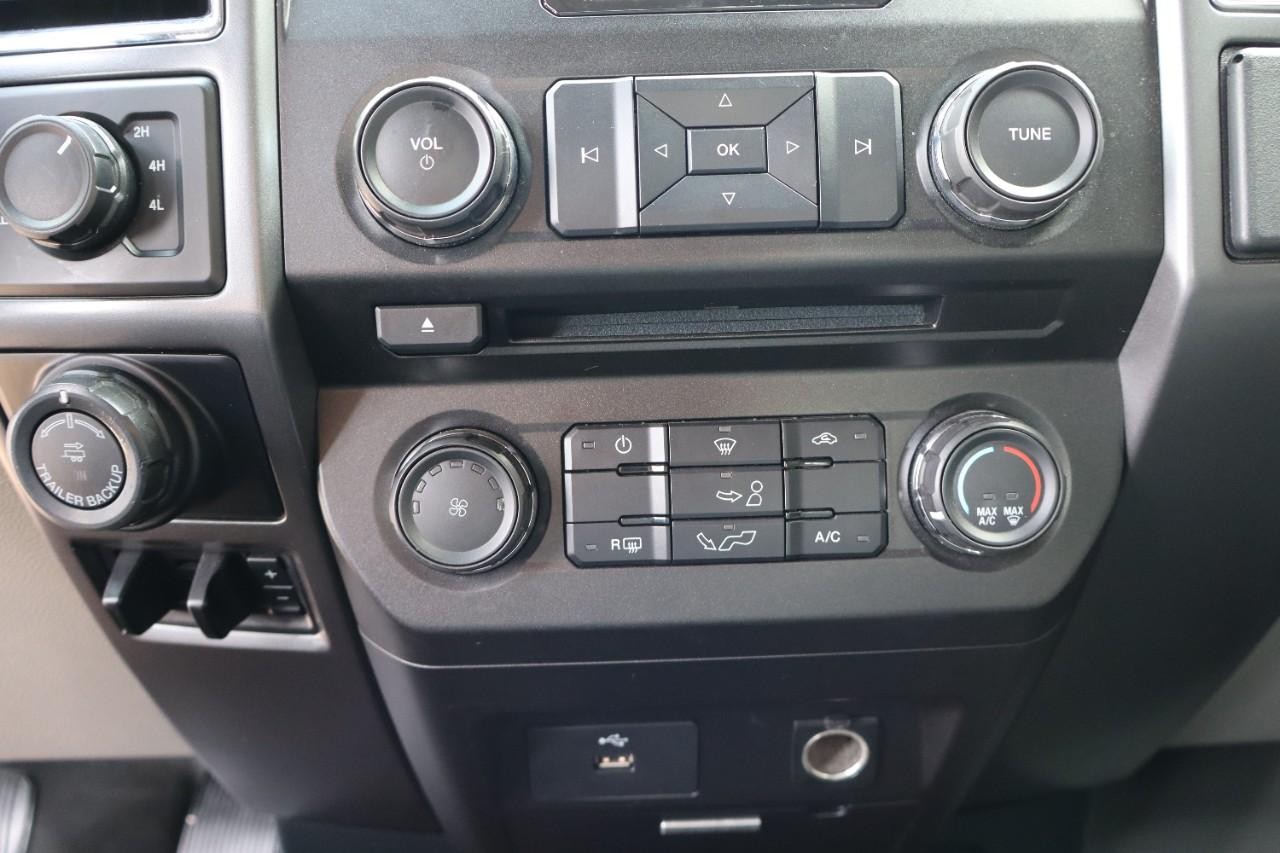 Ford F-150 Vehicle Full-screen Gallery Image 24