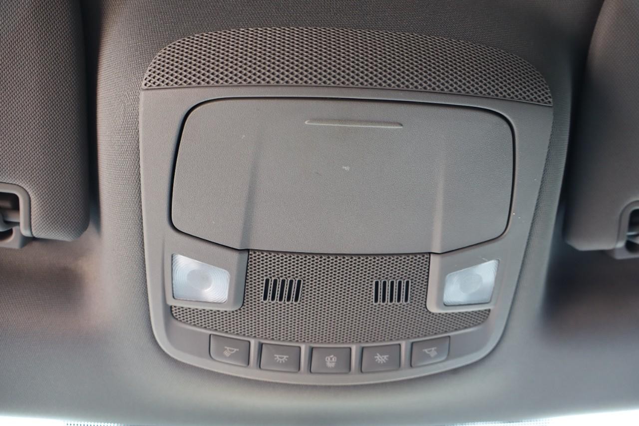 Ford F-150 Vehicle Full-screen Gallery Image 26