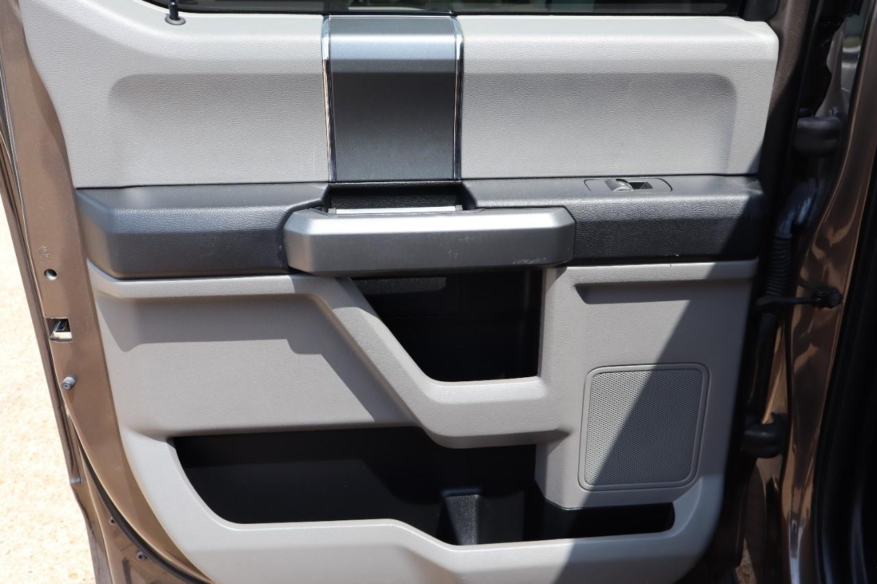 Ford F-150 Vehicle Full-screen Gallery Image 30
