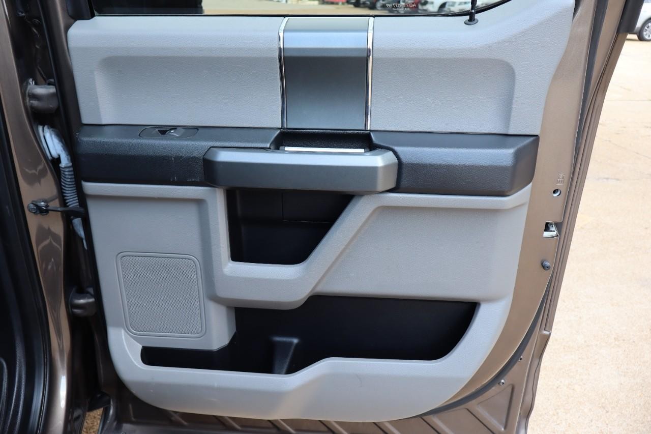 Ford F-150 Vehicle Full-screen Gallery Image 32