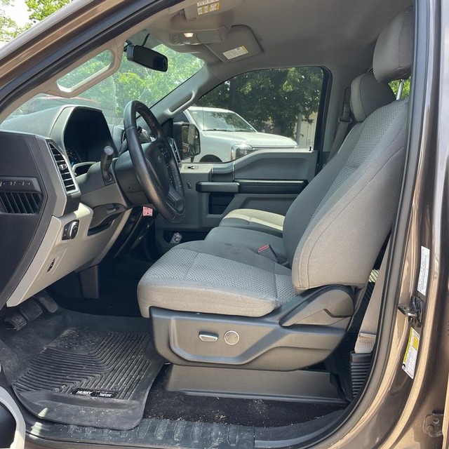 Ford F-150 Vehicle Full-screen Gallery Image 10